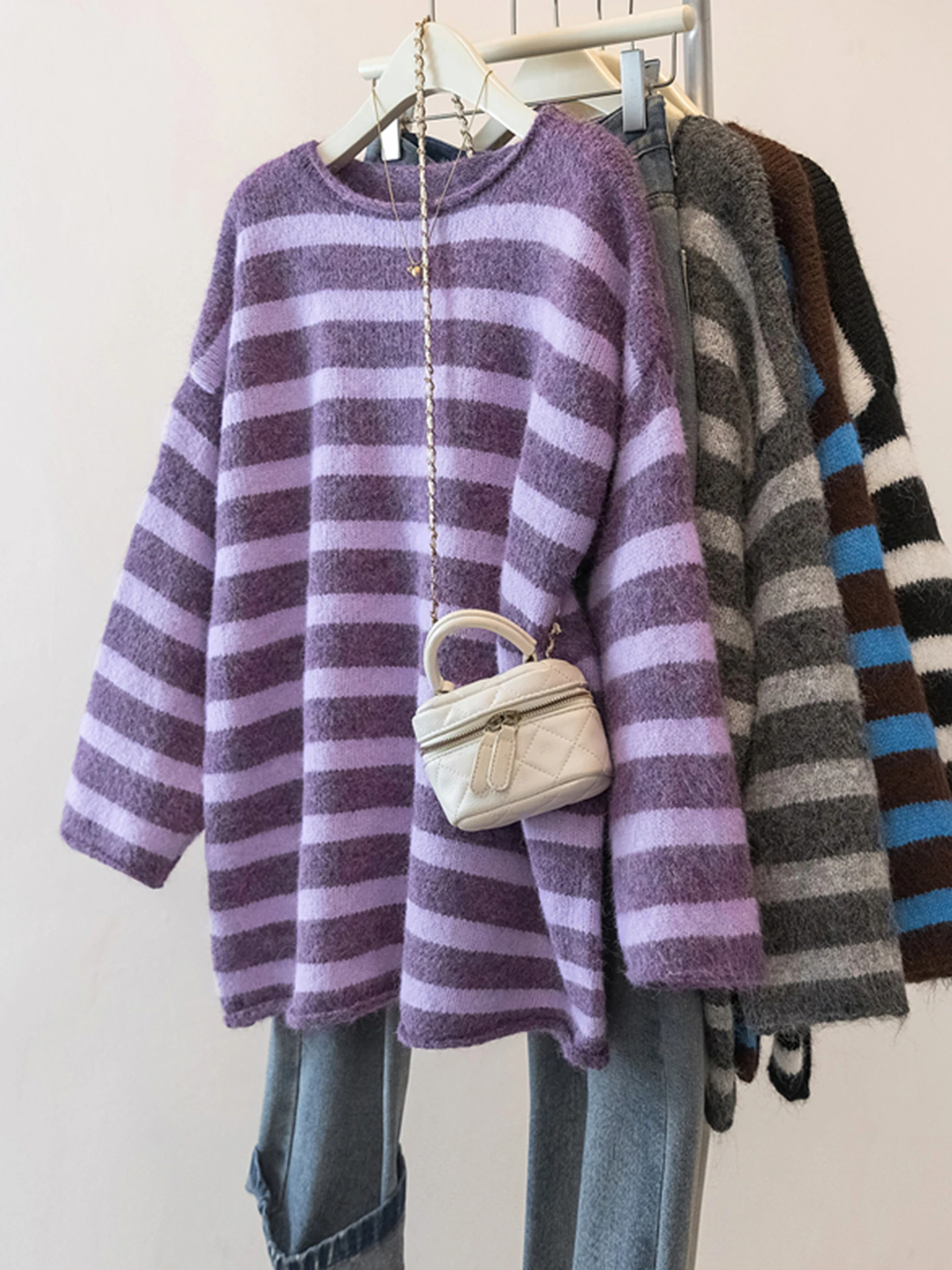 

Свободный женский вязаный свитер большого размера с полосатым узором, осенне-зимний, больших размеров, скрывающий недостатки фигуры, средней длины, стройнящий топ