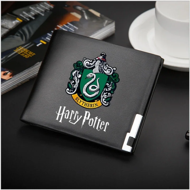 Cartera de PU con insignia de Hogwarts, monedero plegable de Anime de Harry Potter, portatarjetas portátil, Clip de dinero de dibujos animados,