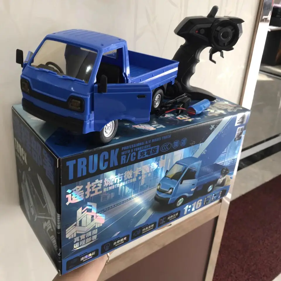 D12 Zdalnie sterowany samochód elektryczny 1:16 Symulacja samochodu zdalnie sterowanego Drift Climbing Truck Led Light Haul Cargo Toys Kids Xmas Gifts Rc Car