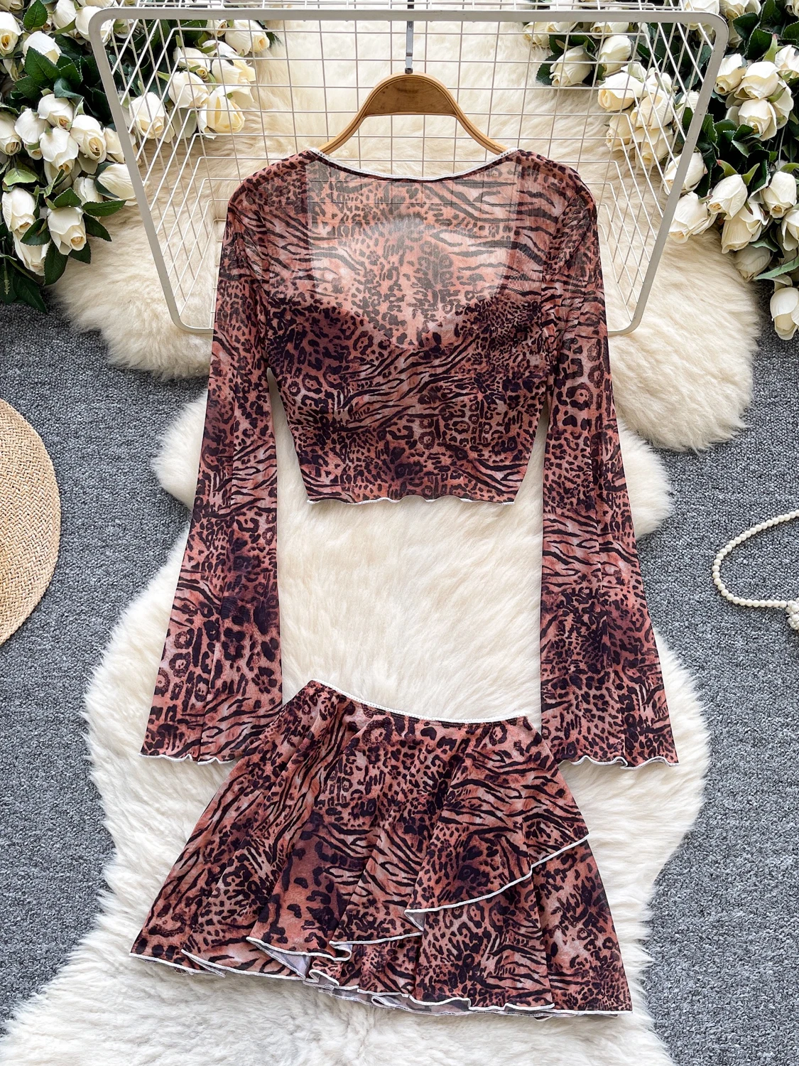 Dopne Pure Desire สาวเผ็ดฤดูร้อนเสือดาวพิมพ์ Crop Top ยาว Sve ชุดสตรี + กระโปรงเอวสูงกระชับสัดส่วน