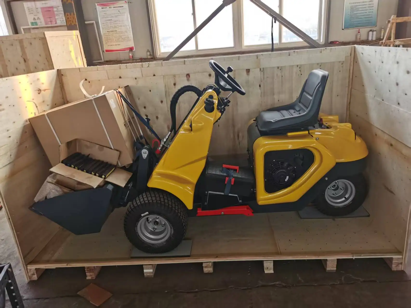 Nicosail 3 Wheel Small Skid Steer Loader CE Approved Heavy Duty Durable for Farm Garden Construction Work