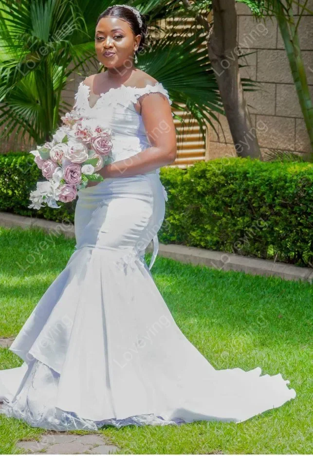 Personalizzato bella al largo della spalla Sweetheart Robe De Mariée 3D applicazioni floreali abiti da sposa a sirena ragazze nere Garden Bri