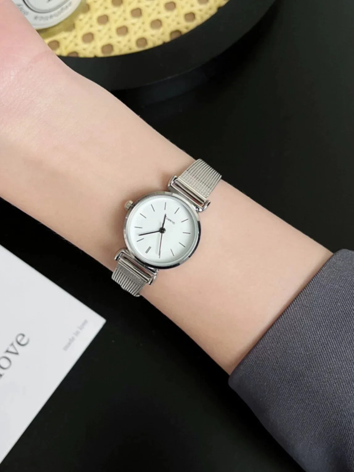 

Простые круглые Маленькие искусственные модные изысканные высококачественные кварцевые часы для студентов-подростков