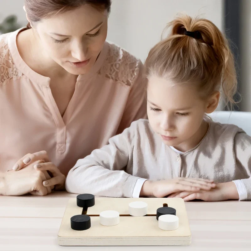 ألعاب مونتيسوري الخشبية باللونين الأبيض والأسود على شكل شطرنج متاهة للأطفال نشاط التفكير المنطقي لعبة ألغاز الصور المقطوعة #3