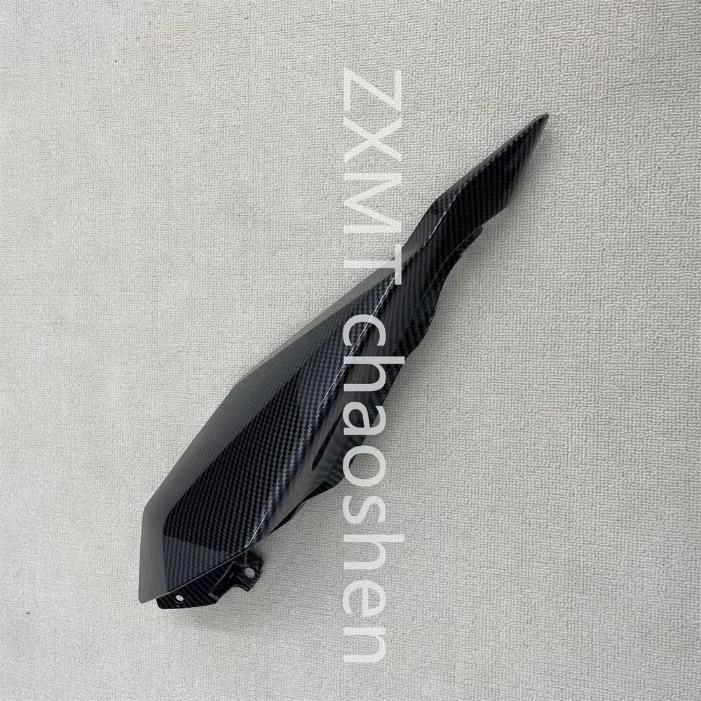 The ABS fairing motorcycles are suitable for CBR650R rear side panels with carbon fiber paint for 2024 and 2025