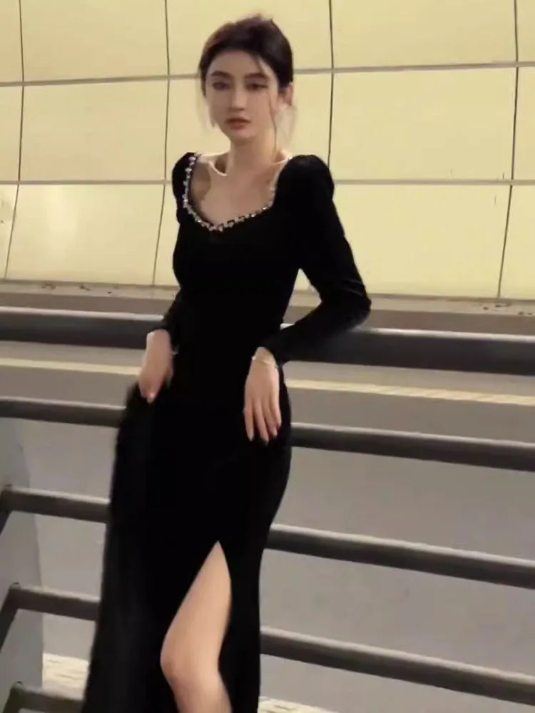 

Ele Velvet Evening Dr with Slit High-End Embroidery Square Collar Diamond Accented Formal Ocn Women's Faion