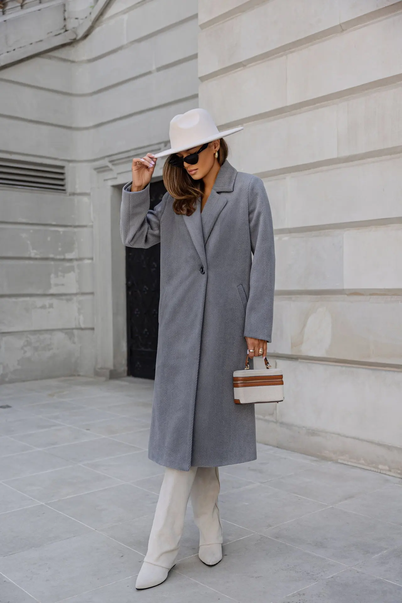 Women Notched Lapel Single Breasted Long Wool Coat Loose Straight Mid Length Overcoat Elegant Daily Street Commuter Outerwear