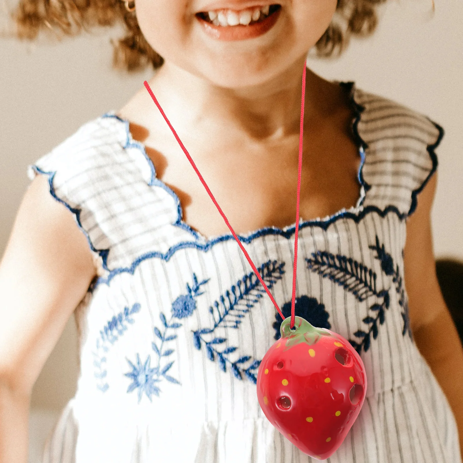 

1Set Ceramic Ocarina Strawberry Shape 6 Holes Beginner Practice Wind Instrument Portable for Kids Ceramic Ocarina