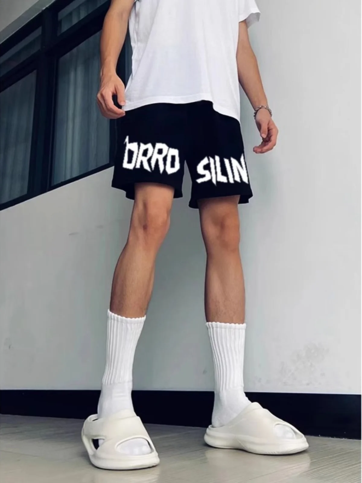 

Большие размеры 300 Pou, мужские модные повседневные свободные спортивные брюки с буквенным принтом American High Street, летние брюки «пять четвертей»