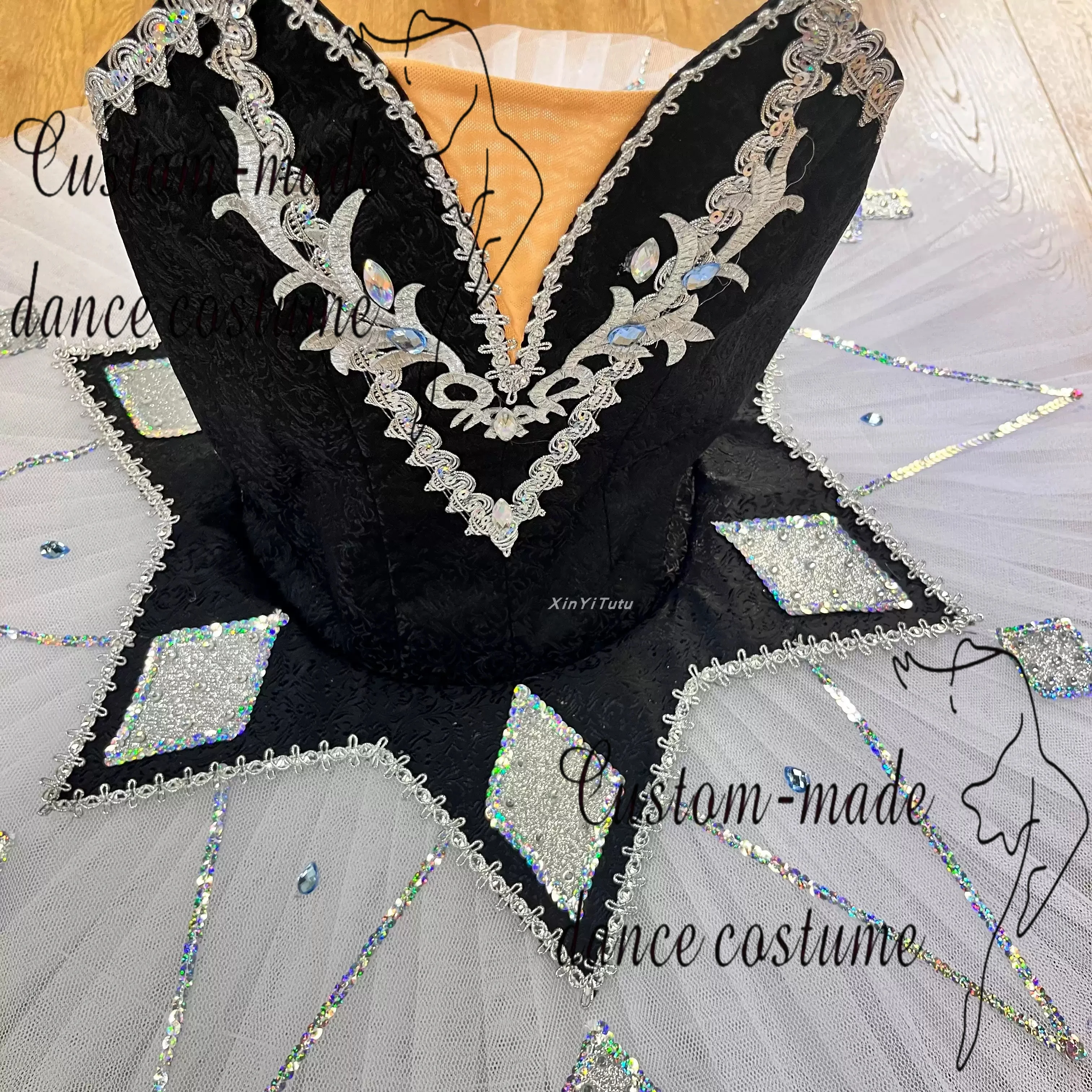 Customized black and white color scheme for millions of clown tutu ballet performance costumes