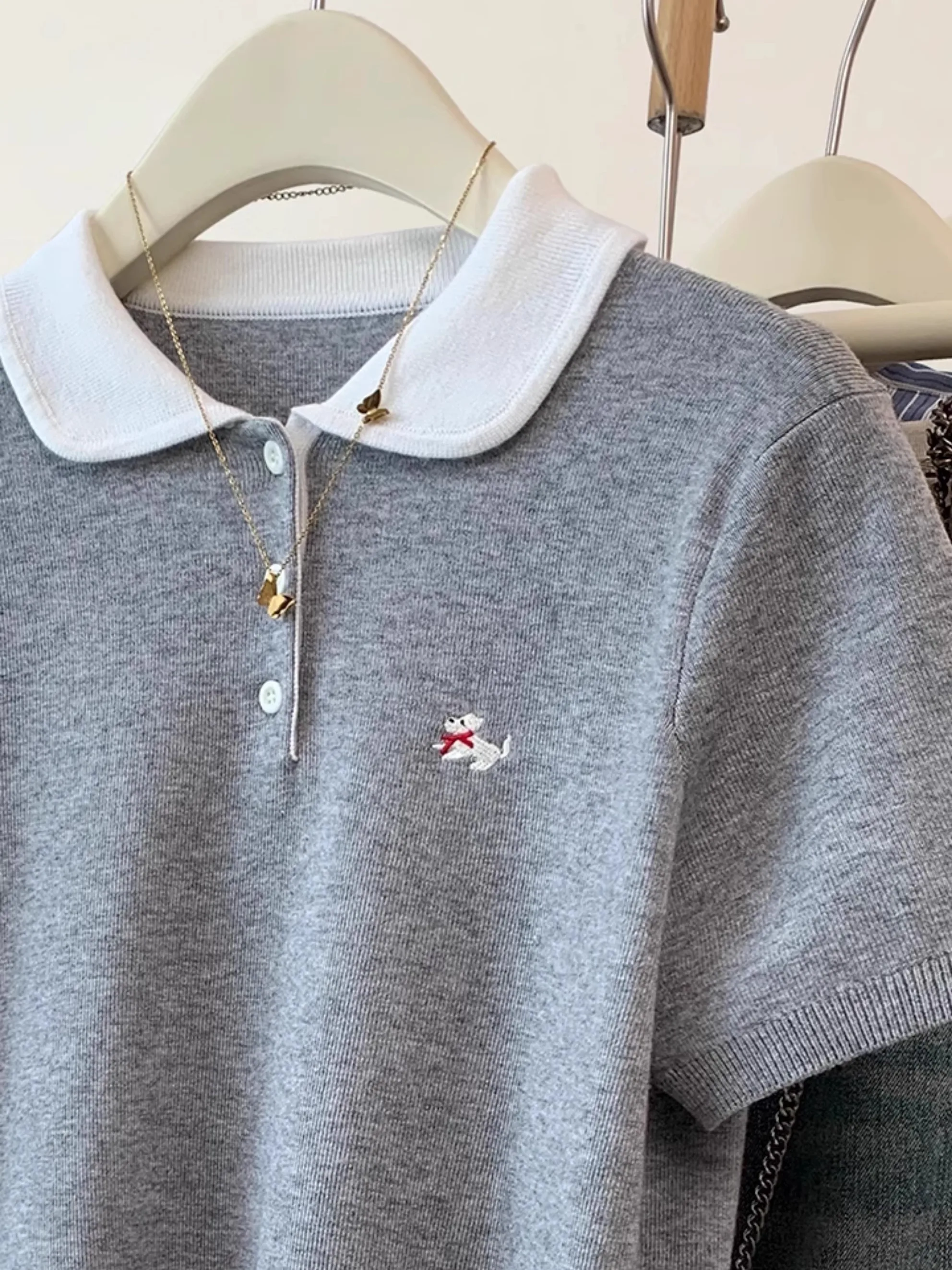 فضفاض محبوك الصيف جديد Sle المرأة البلوز زر ضفيرة المطرزة المرقعة تأثير التخسيس هنري طوق ort Sve