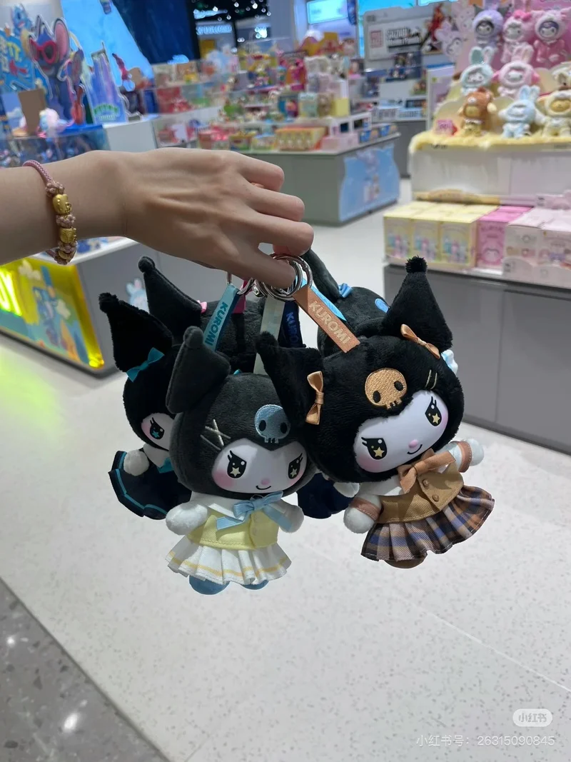 الأصلي الجديد حار Kuromi الحرم الجامعي مذكرات سلسلة العصرية اللعب صندوق أعمى دمية الفينيل موضة ظهره قلادة لتقوم بها بنفسك اكسسوارات مخصصة