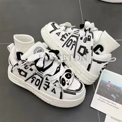 Thick Soled Low Cut Round Toe Sponge Cake Sole Panda Skateboard Shoes with Mesh Breathable and Comfortable Sports Shoes