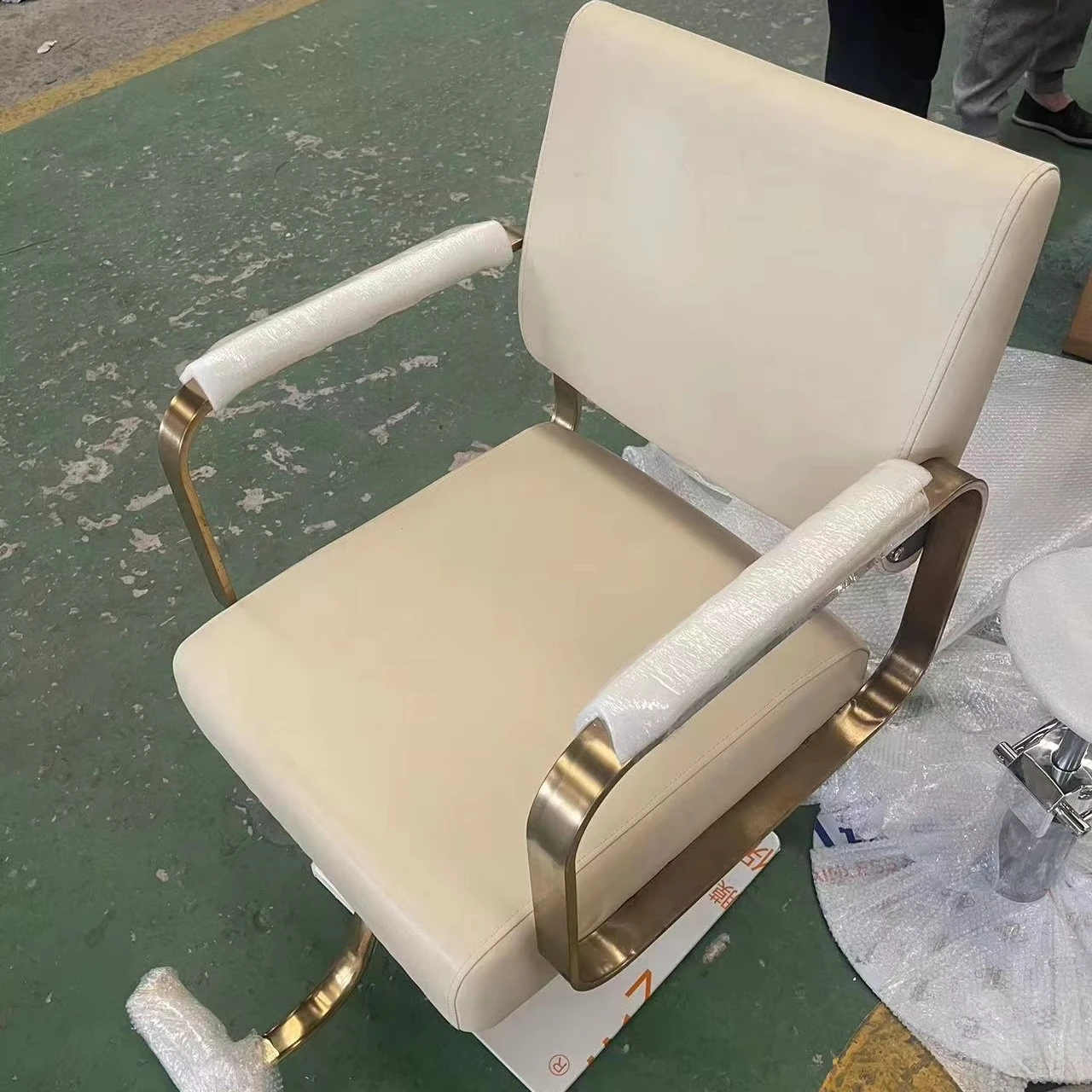 

Barber Station Factory Direct Supply Beauty Salon Chair Barber Chair for Salon