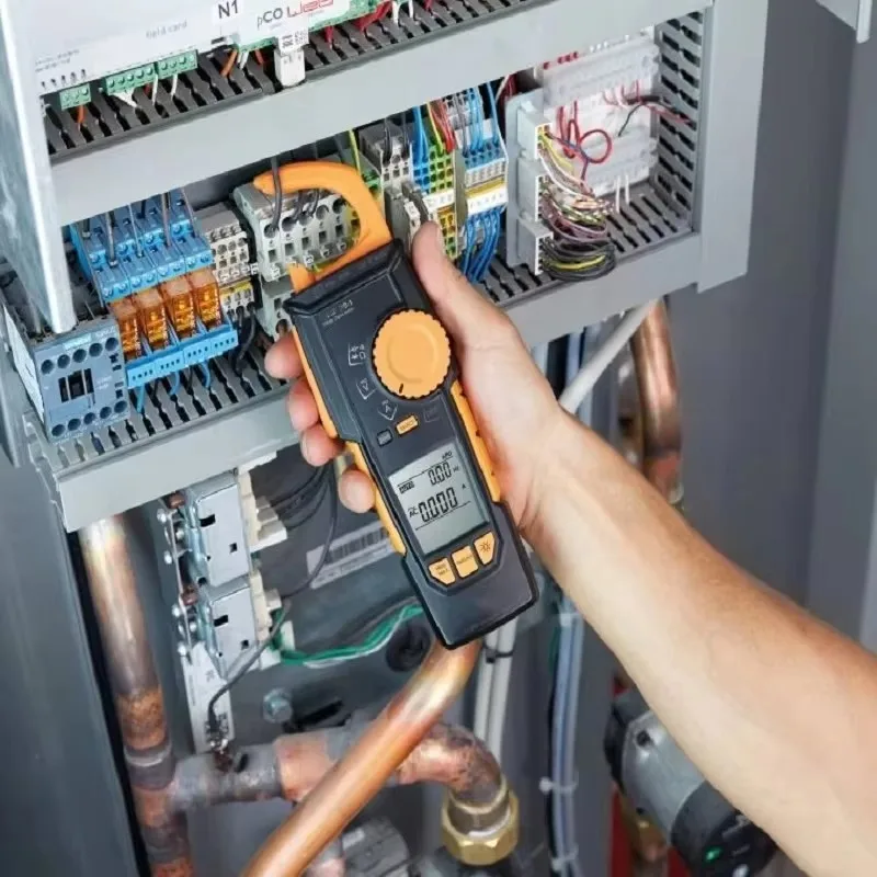 Hook Clamp Meter Model 770-1 LCD Display 400A Current Rating 0.8% Accuracy 1.0mV-600V Voltage Range -15C +60C