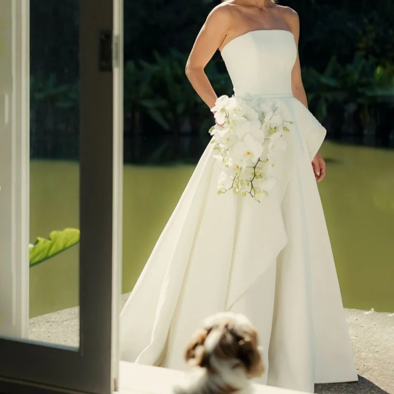 

Customized simple satin white Ball Gown Royal Wedding Dresses applique Tull Long tail Made Robe De