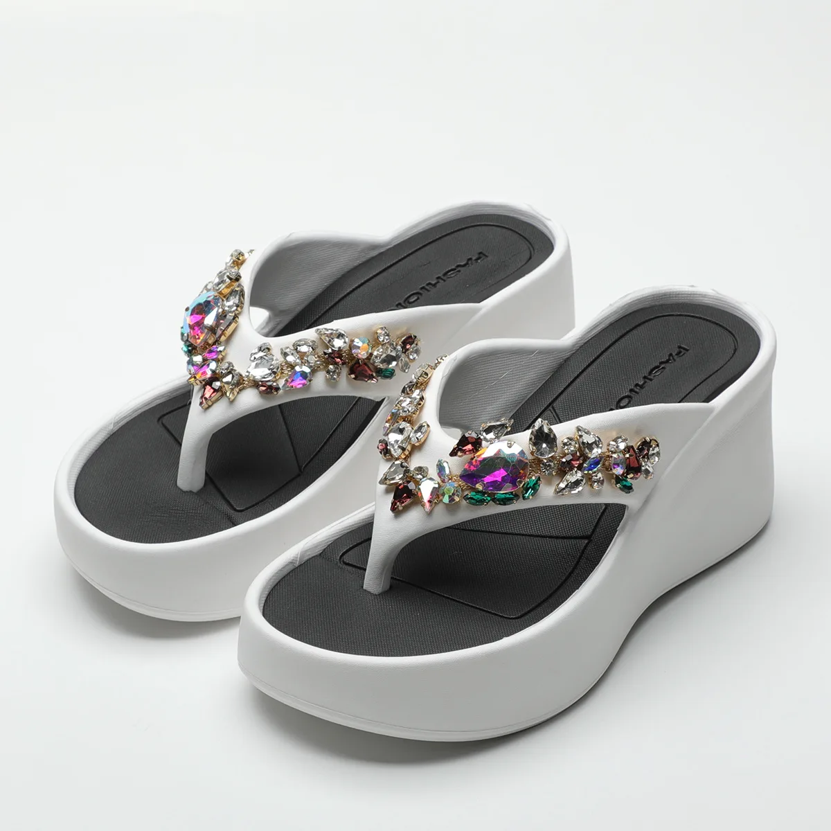 Premium sense of black clip feet slope heel rhinestone flip-flops female summer outside wear non-slip fashion beach sandals drag