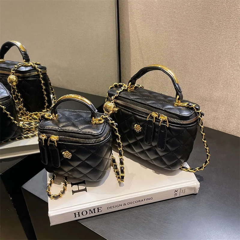 

Квадратная сумка-коробка, новая маленькая сумка, модная и модная женская сумка с бриллиантами, сумка-мессенджер с текстурой в иностранном стиле, маленькая сумка.