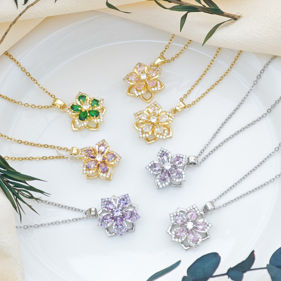  Women Rotate Zircon Bauhinia Flower Pendant Necklace Light Luxury Stylish Titanium Steel Non-Fading Jewelry Accessory