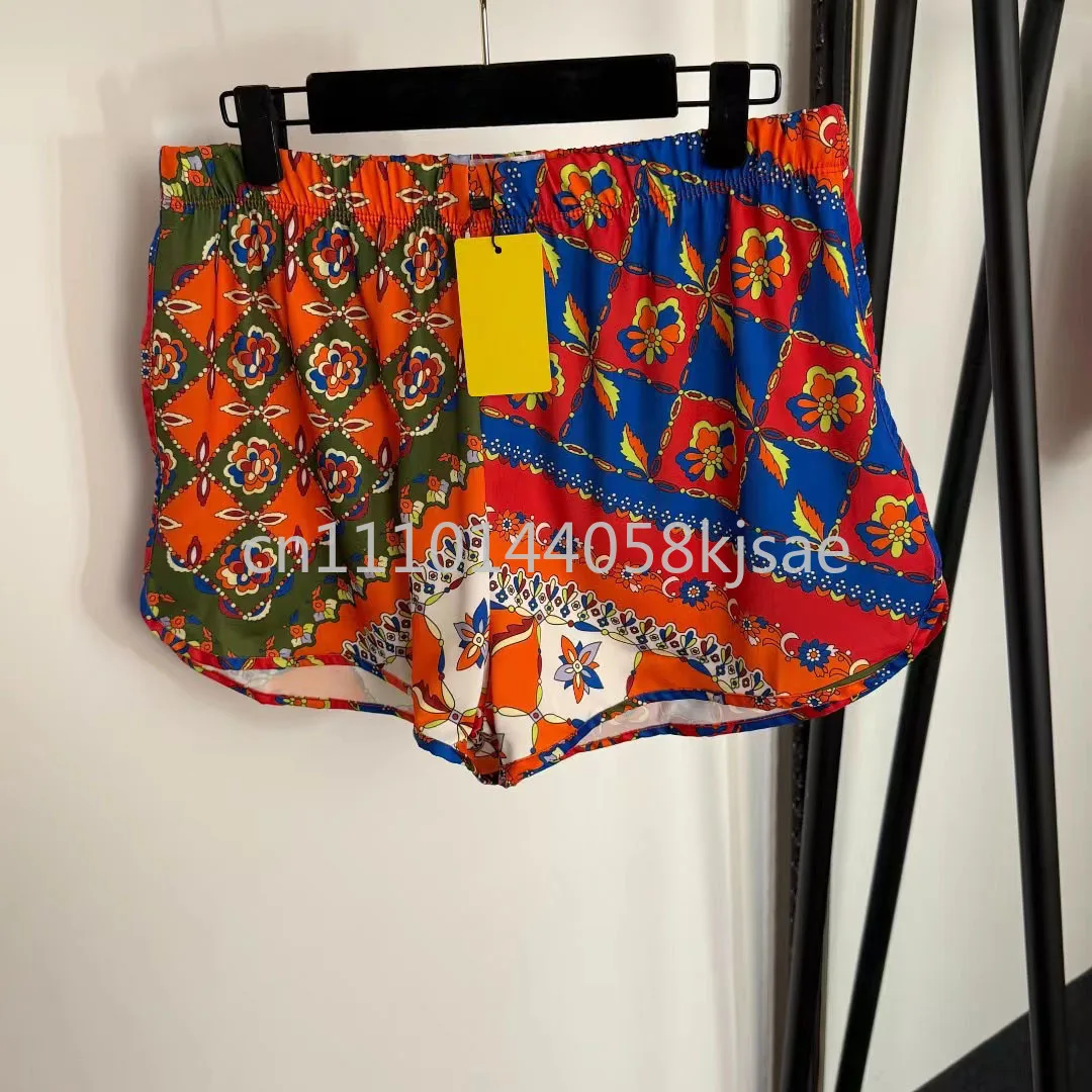 

Classic Design Women's Flower Print Street Shorts with Letter Signature Logo Classic Brand Lady Beach Shorts