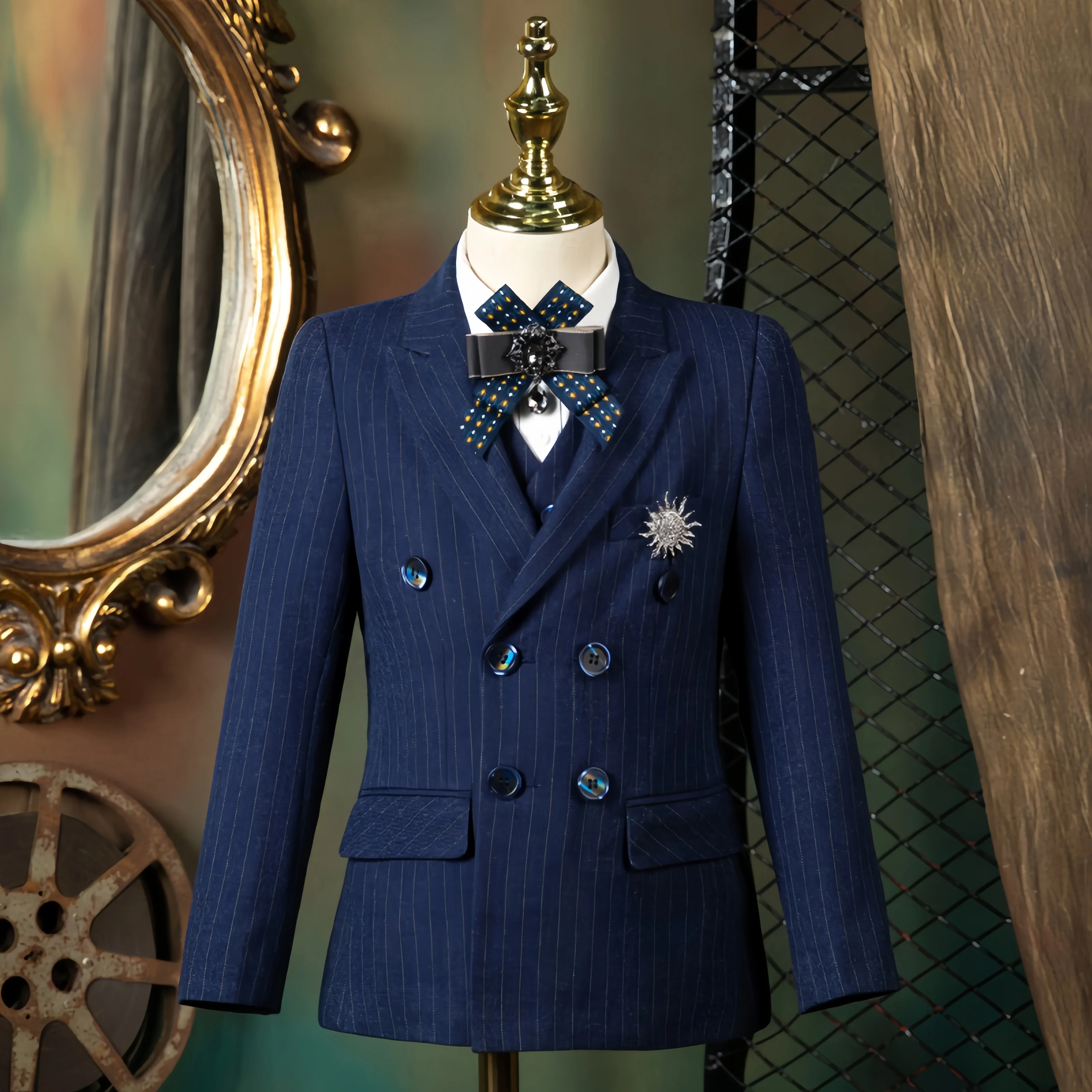 بدلة أطفال مخططة باللون الكحلي مكونة من ثلاث قطع سترة وسترة وبنطلون كلاسيكي عتيق ملابس زفاف للأولاد وحفلات أعياد الميلاد