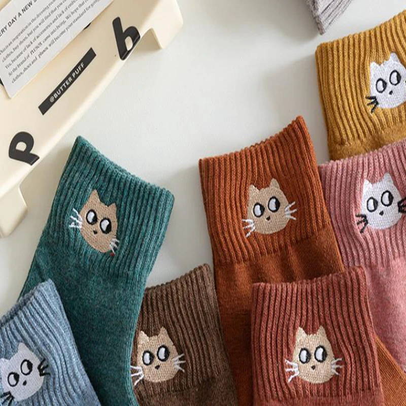 Chaussettes de couleur coulissante pour femmes, chaussettes de chat brodées de dessin animé mignon, Harajuku japonais, chaussettes en coton peigné amusantes, cadeau pour filles, nouvel arrivage