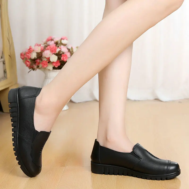 Spring Autumn new women fashion shoes Genuine leather soft bottom non-slip black work shoes elderly flat Casual Shoes