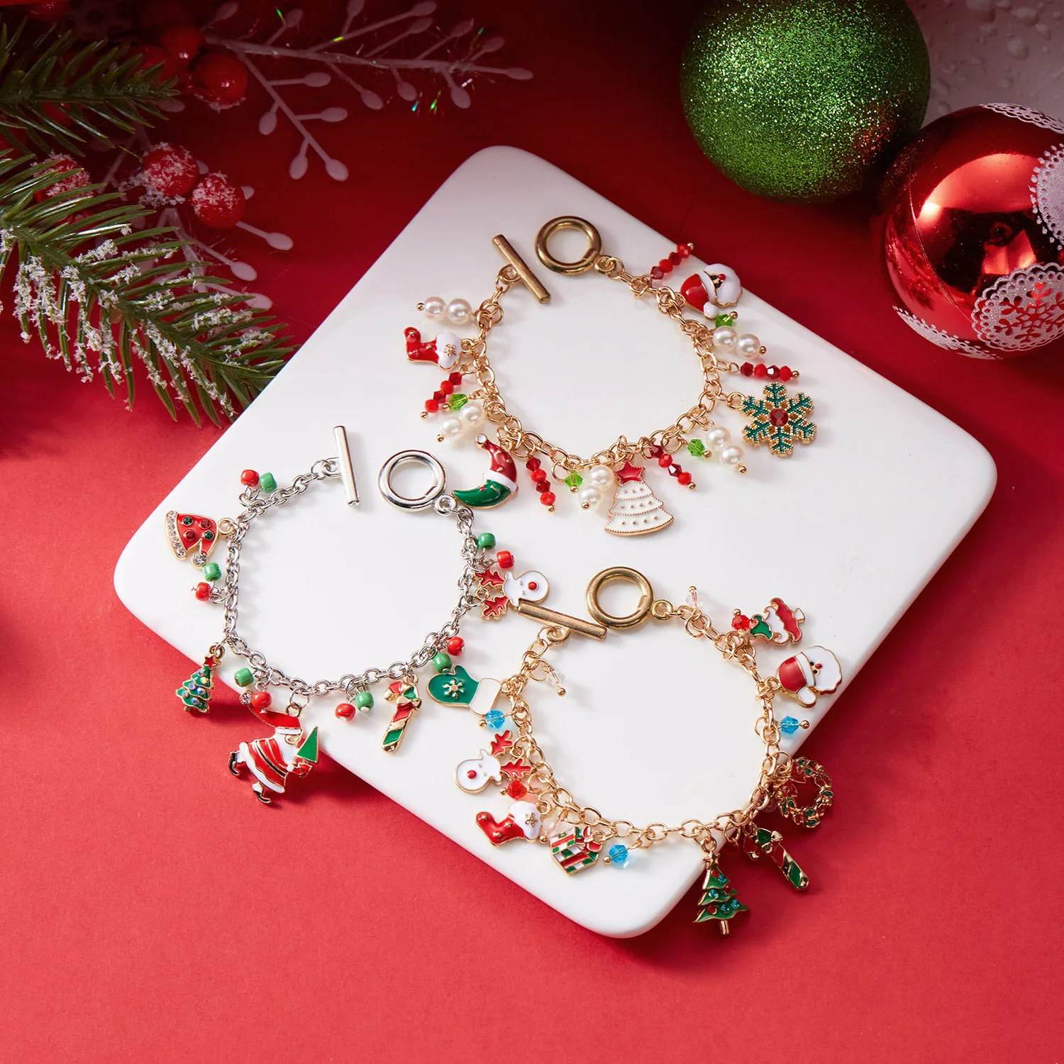 2026 Holiday Ornaments Christmas Tree Santa Claus Pendant Bracelet for Women Creative Makeup Jewelryt Girls Gifts Accessory
