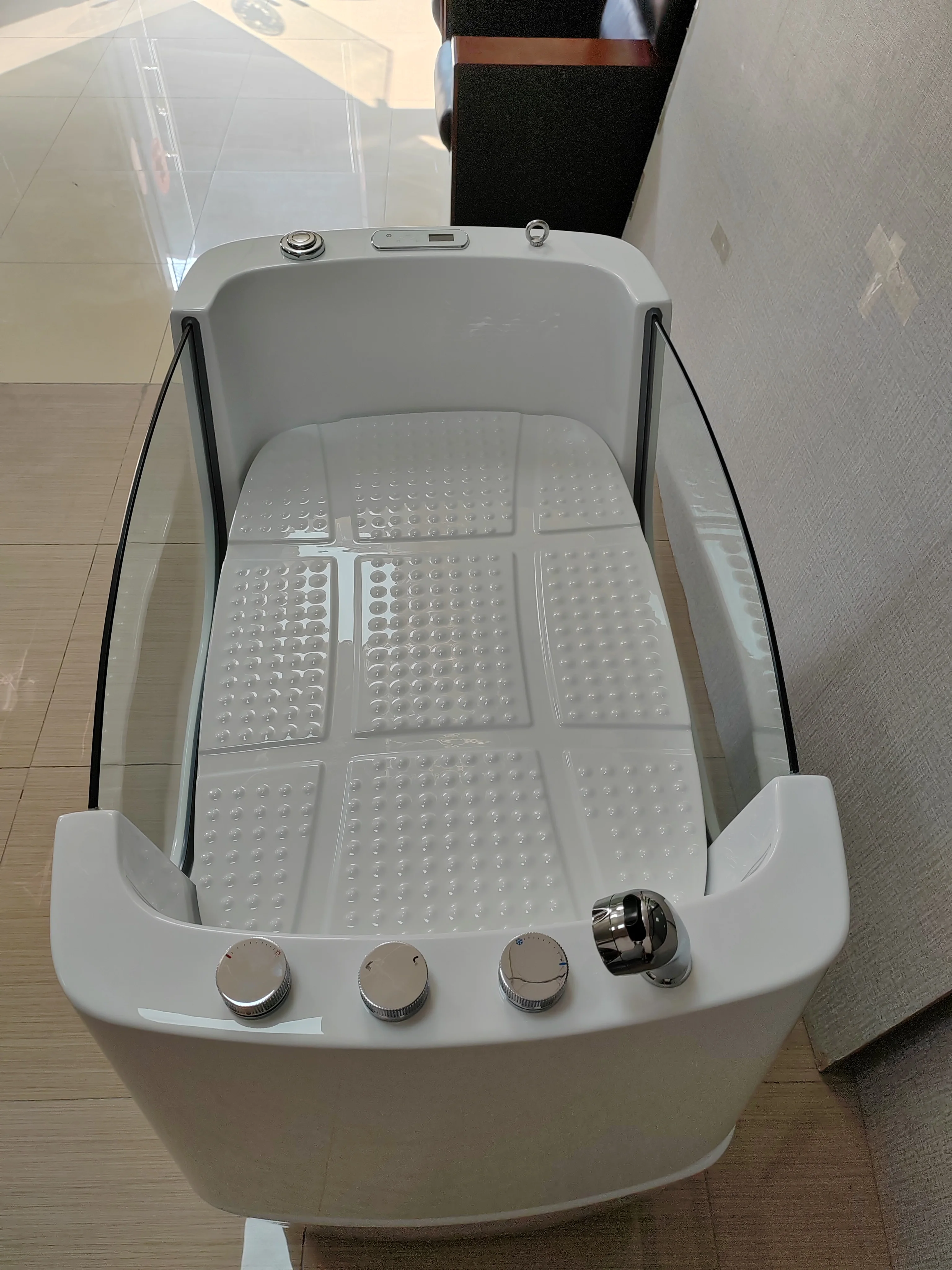 New Arrivals Dog Grooming Bath Spa Diode Whirlpool Acrylic Bubble Freestanding Pet Bath