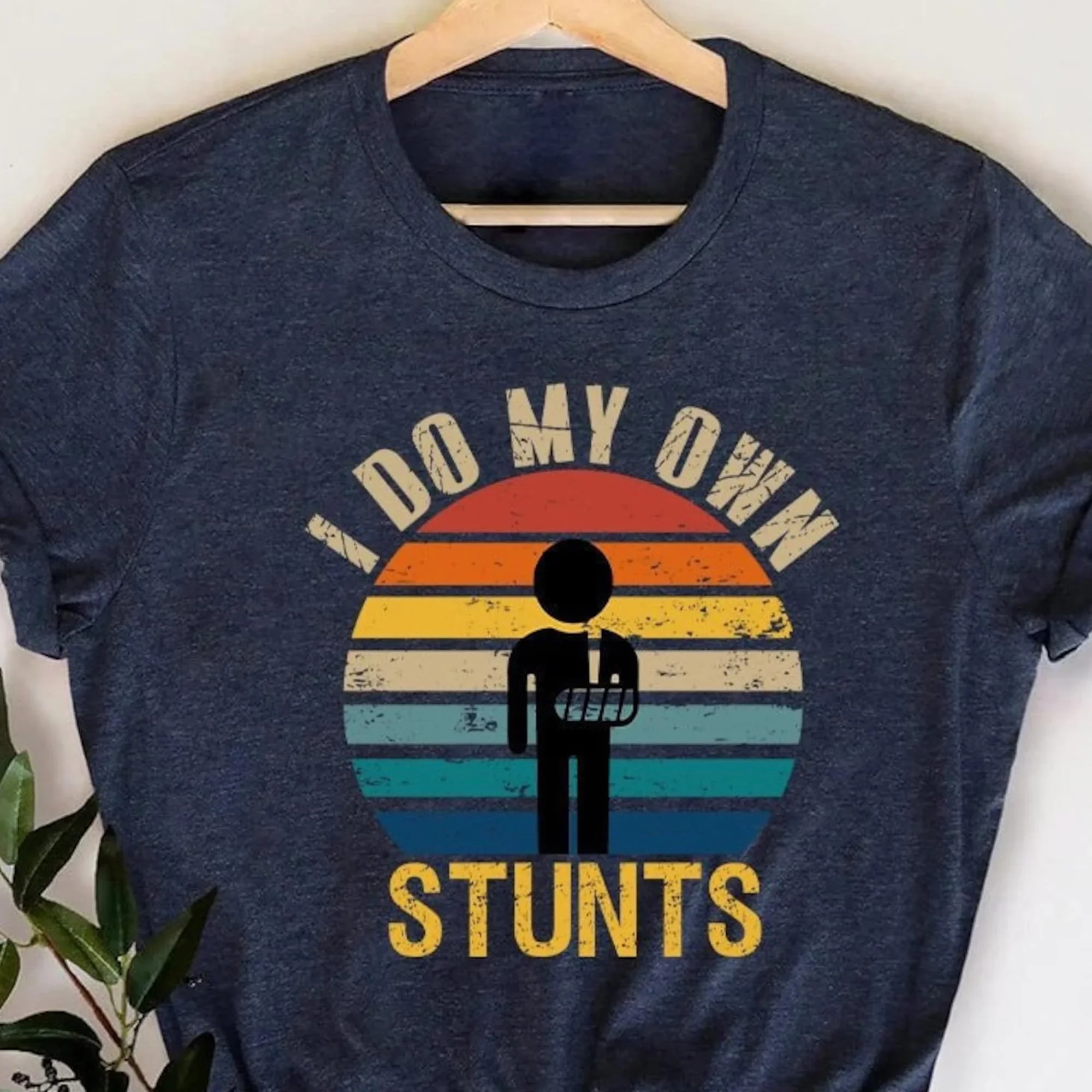 مضحك الرجعية تي شيرت مع أفعل المثيرة بلدي ، كسر الذراع اليد إصابة الكوع المعصم تحصل قريبا ، الجص الزهر الدعم ، يتعافى بعد