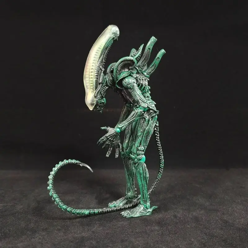 Alien SP 108 Articulated Action Figure Green Collectible Model Desktop Display Decor For Sci Fi Hobbyists