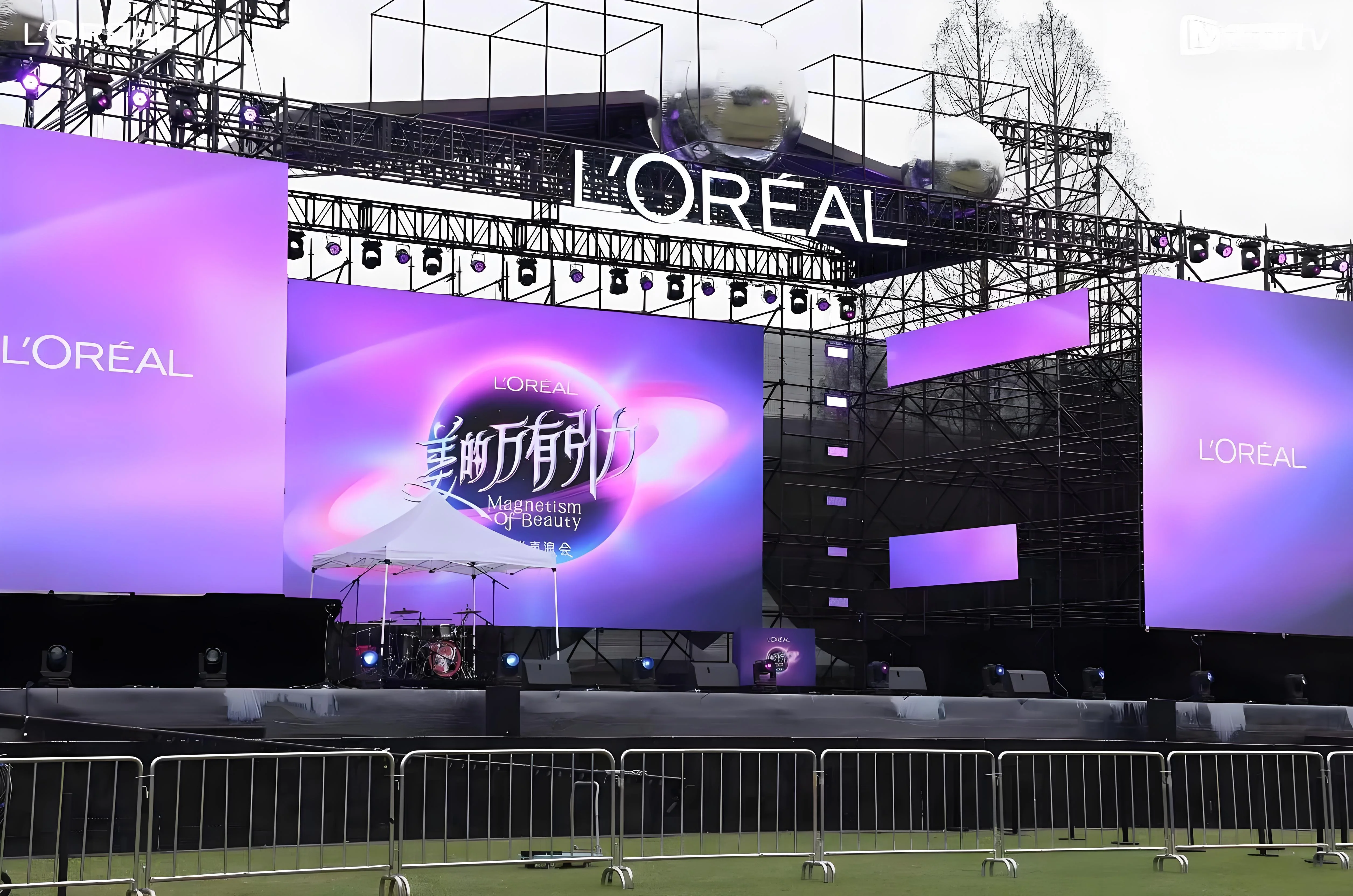 จอวิดีโอวอลล์ LED ความละเอียดสูง P3.91 สีเต็มรูปแบบ สำหรับงานแสดงบนเวที จอโฆษณาให้เช่า