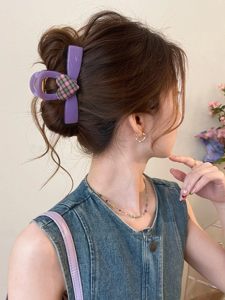 presilhas-de-cabelo-em-formato-de-coracao-xadrez-roxo-femininas-novas-2026-presilha-de-tubarao-exclusiva-e-bonita-de-alta-qualidade-em-acrilico-acessorios-de-cabelo-de-luxo