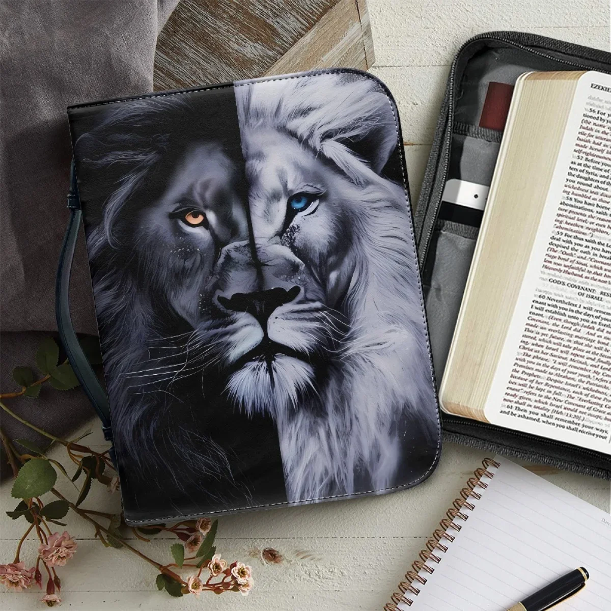 Black and White Lion Print Women's Bible Cover Case PU Leather Handbags Female Zipper Handle Study Book Holy Storage Boxes 2023