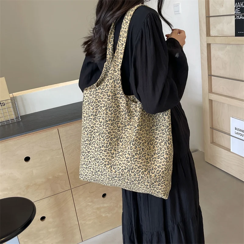 Leopard Print Tote Bags for Women Large Size Women's Soft Casual Shoulder Handbag Magnetic Buckle Beach Bag Sac De Luxe Femme