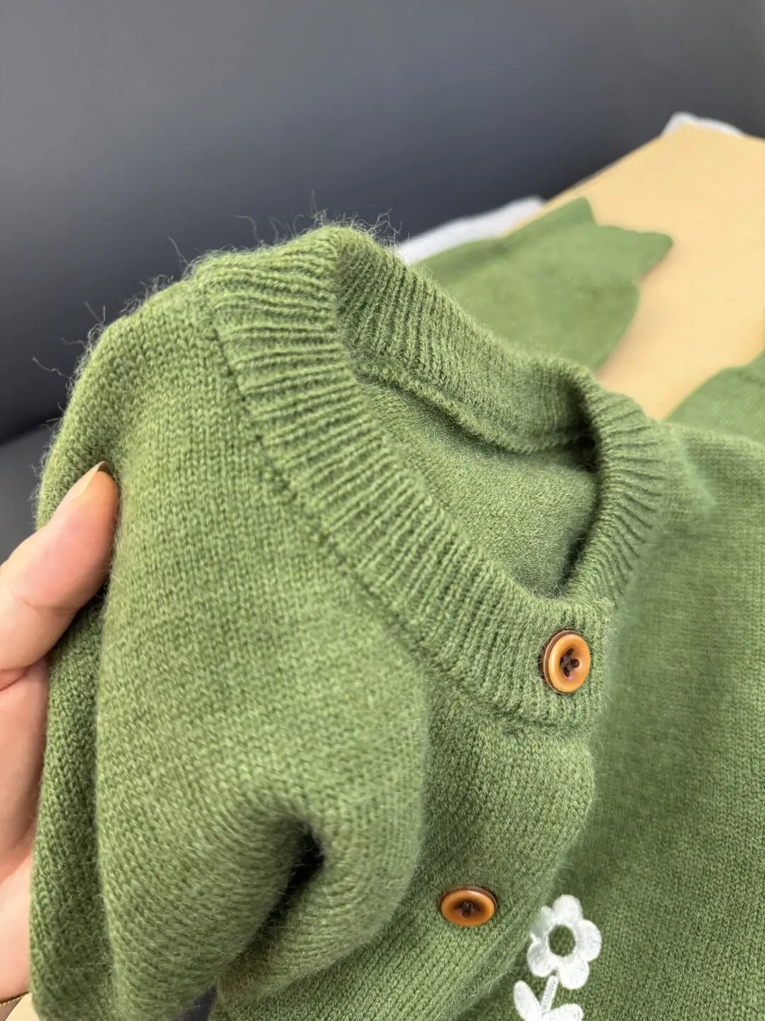 جديد الخريف المرأة البلوزات شيك بلون الأزهار نمط كم طويل بلايز الأخضر الكورية جولة الرقبة سترة مشغولة من الصوف