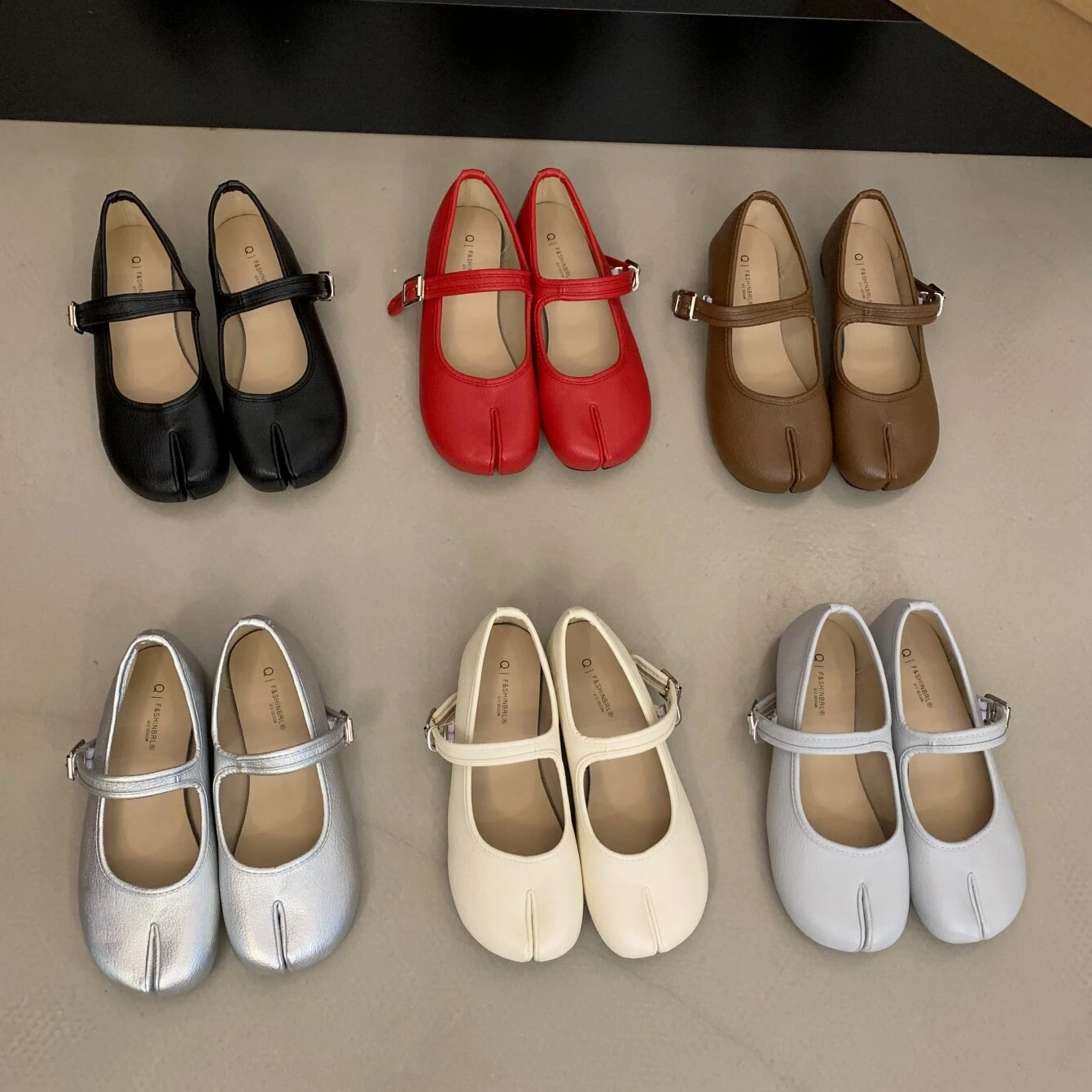 Fashion Tabi Ninja Shoes Women Flats Ballet Split Toe Ballerinas Ladies Round Toe Loafers Tacones Female Moccasin Brand Mujer