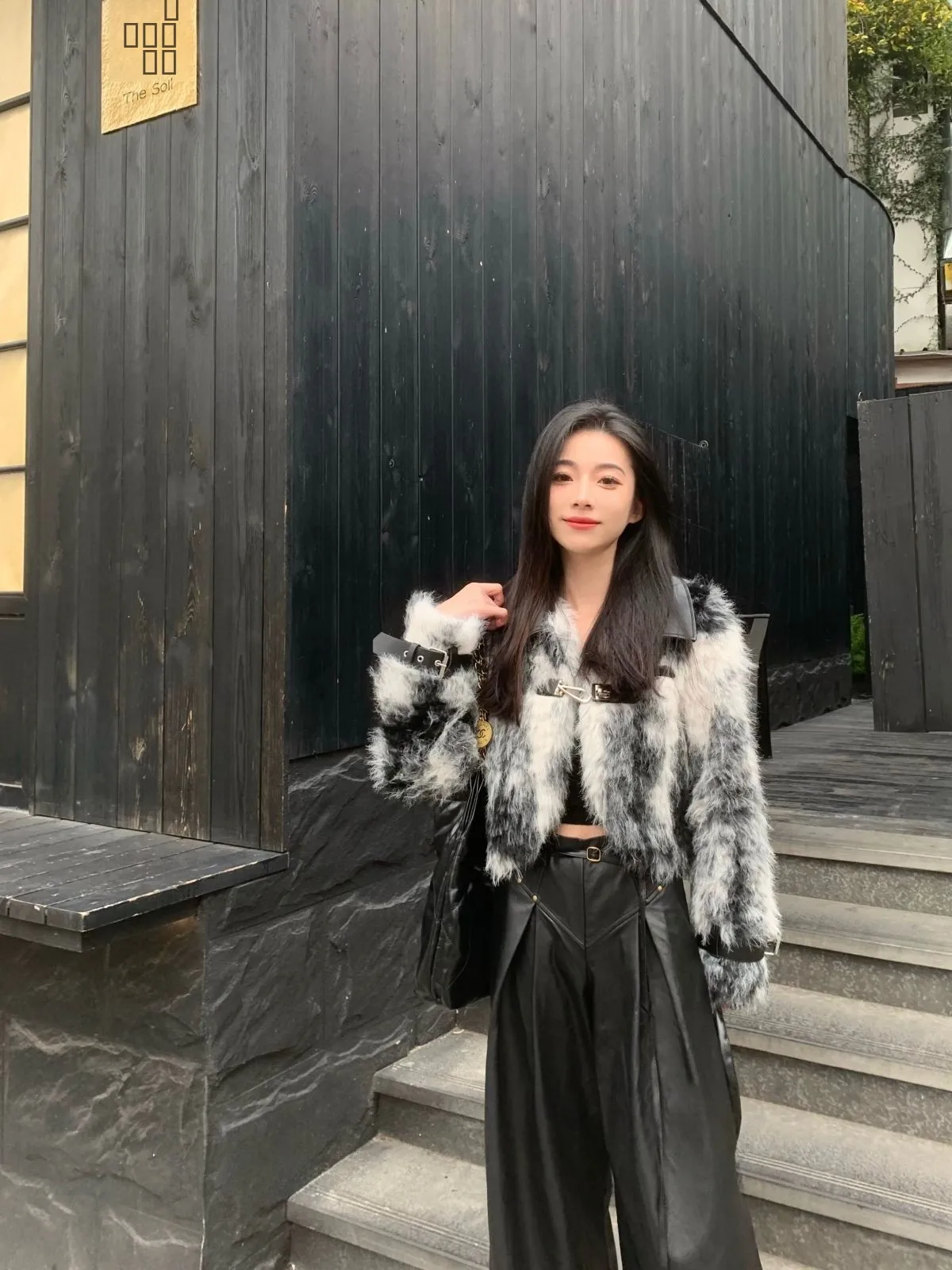 

SIMONA23 Winter New Ink adient Bla White ort Fur Jaet Lamb Fur Collar Splicing Street Sle Long Sve Collar Coat