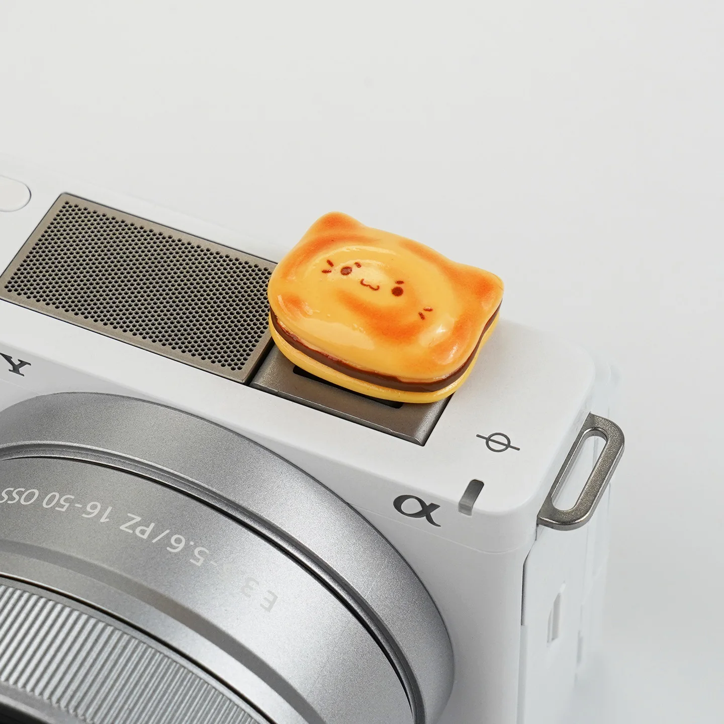 Kawaii Hot Shoe Cover for Canon R100 Sony A6400 Nikon Z50 and Fujifilm Xs20 Camera Decorative Accessories Dust Cover