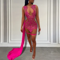 Sparkly Hot Pink Diamond Short Prom Dress 2025 Sheer Scoop Neck Luxury Rhinestone Birthday Party Cocktail Gowns with Side Train