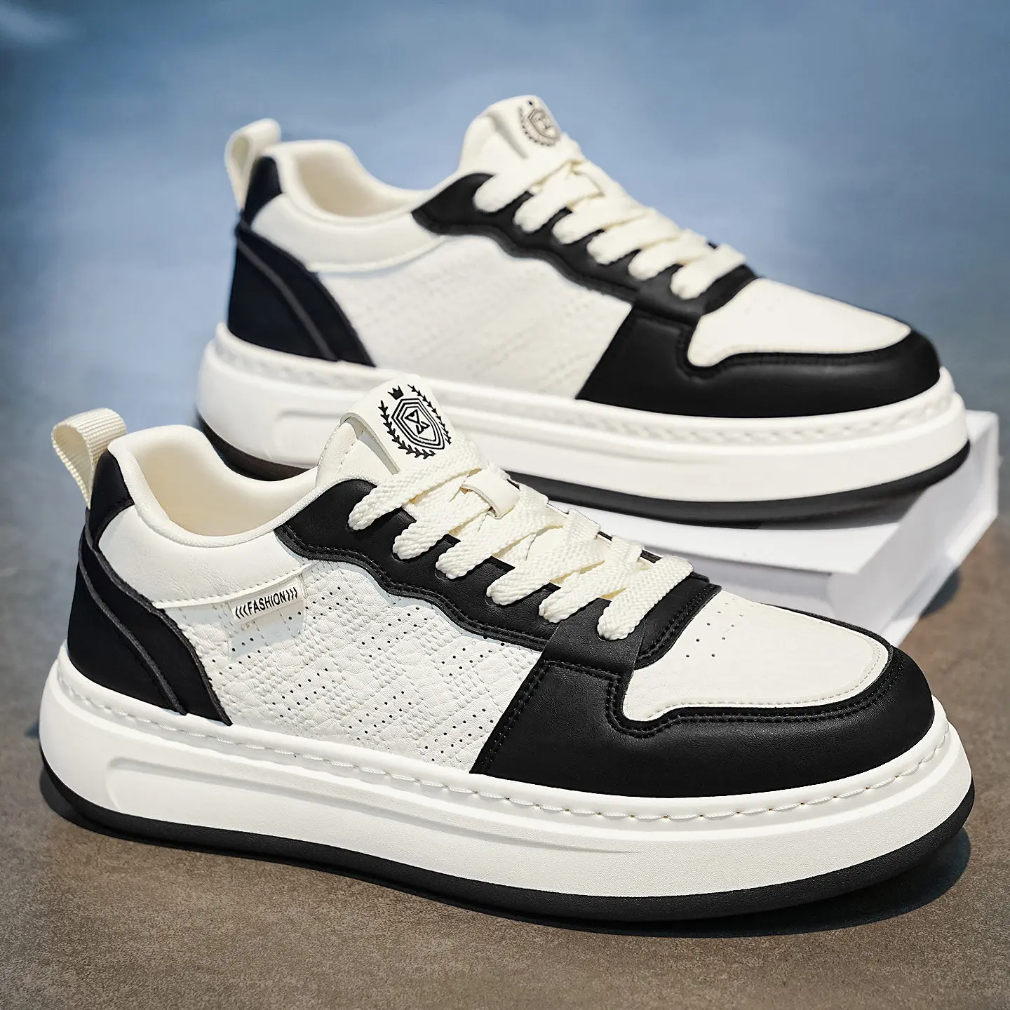 Men's Height Increasing White Sneakers Soft Sided Sports Casual Thick Soled Lightweight Versatile Outdoor Sneakers