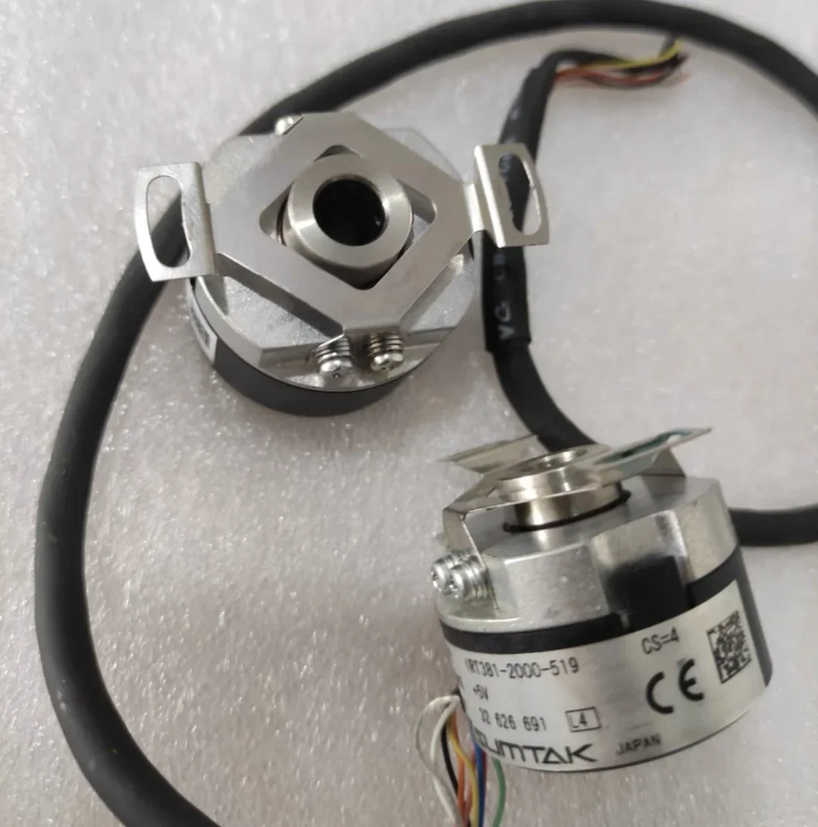 IRT381-2000-519 second-hand encoder, in stock, tested ok， function normally 3