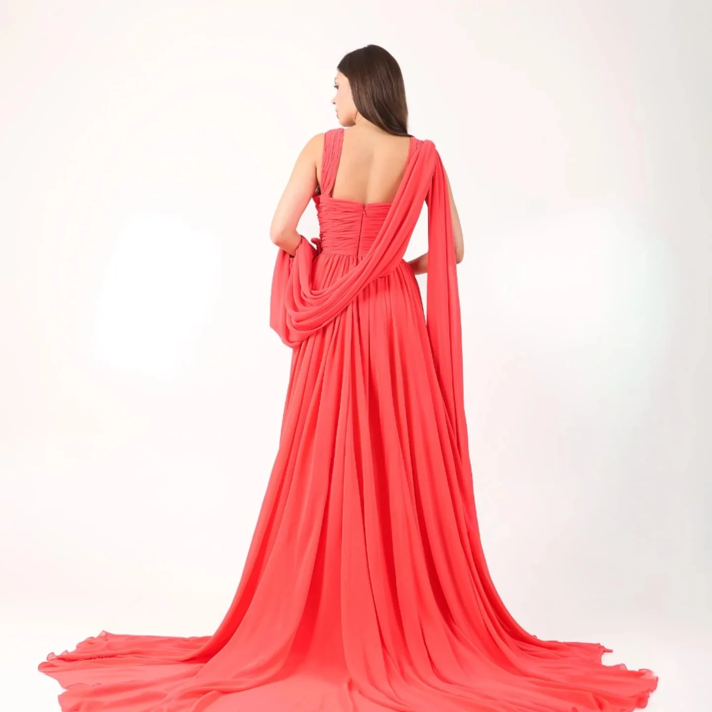 Customized A-Line Spaghetti Straps Sleeveless Elegant Evening Dress Delicate Bespoke Occasion Gowns Fashion Celebrity Gowns