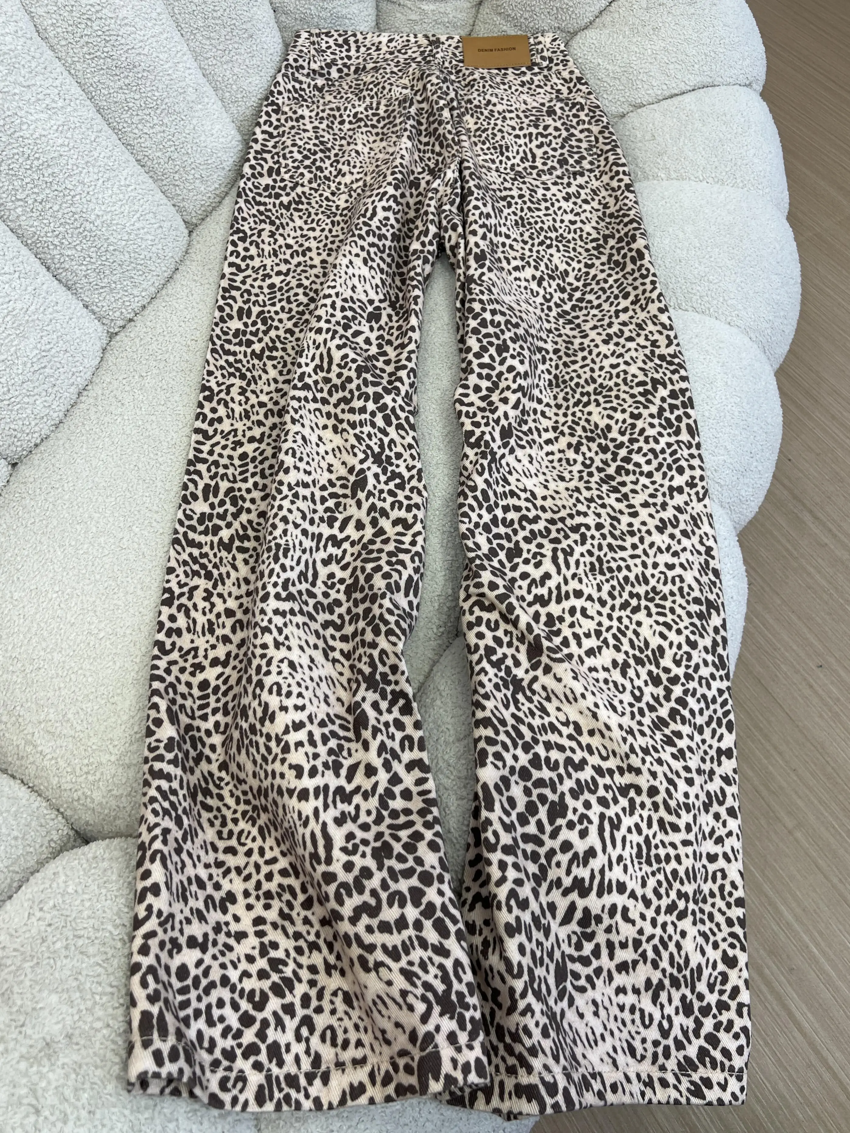 

Женские прямые брюки с высокой талией и леопардовым принтом, осенние свободные универсальные широкие брюки, модные повседневные джинсы для поездок на работу