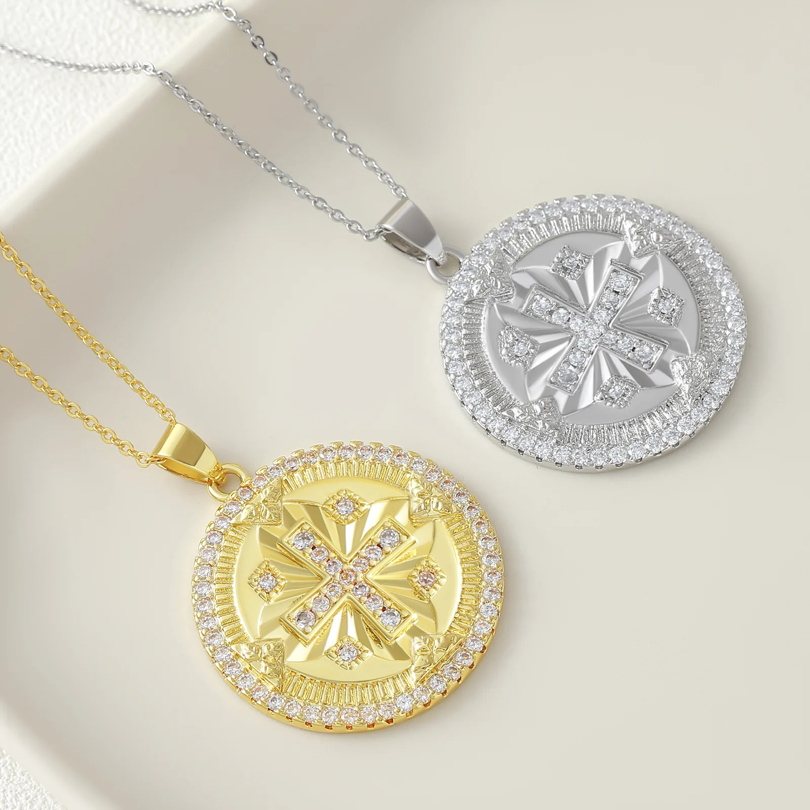 

Round Cross Women's Necklace Pendant Copper Gold Plated Diamond Fashion All-match Light Luxury Collarbone Chain Without Fade