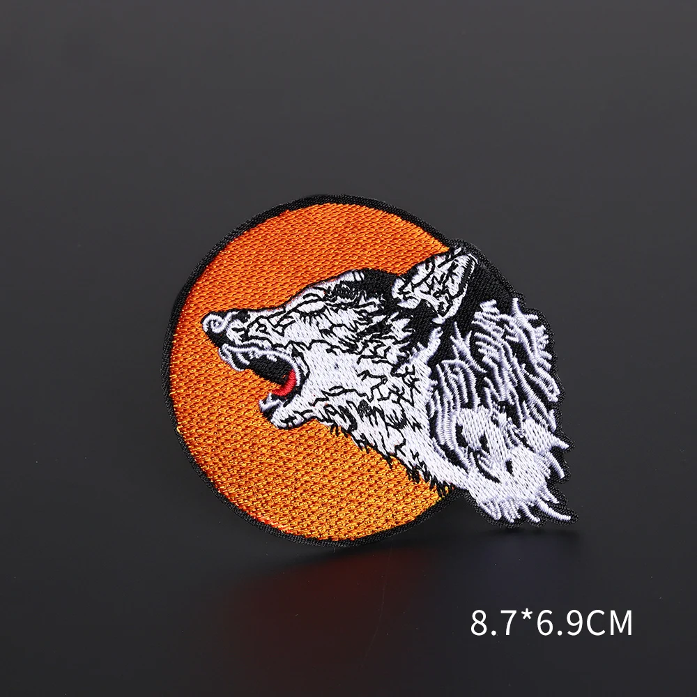 Late night wolf howling Patches Embroidery Stripe on Clothes Animal for Iron on Clothing DIY Applique Badge Fabric Craft