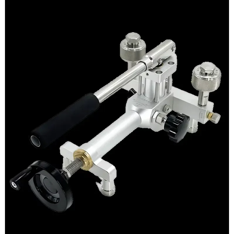 On-site Environment Manual Handheld Pneumatic Pressure Test Pump 6Mpa