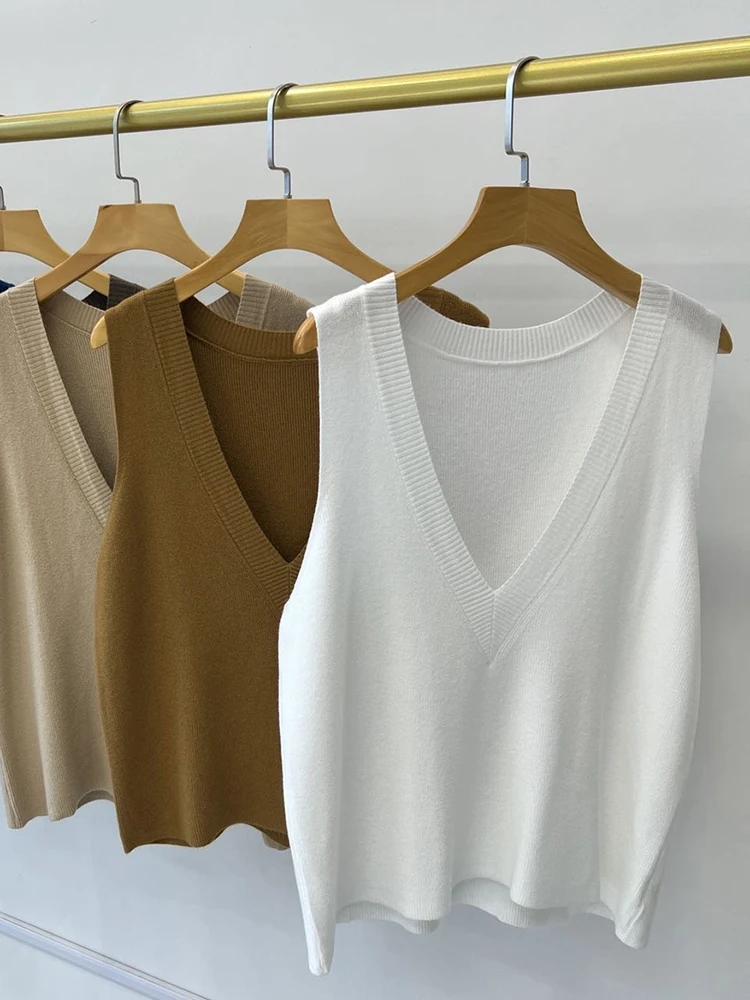 Korea Knitted Vests Women Top V-neck Solid Tank Blusas Mujer De Moda Summer New Fashion Female Sleeveless Casual Tops