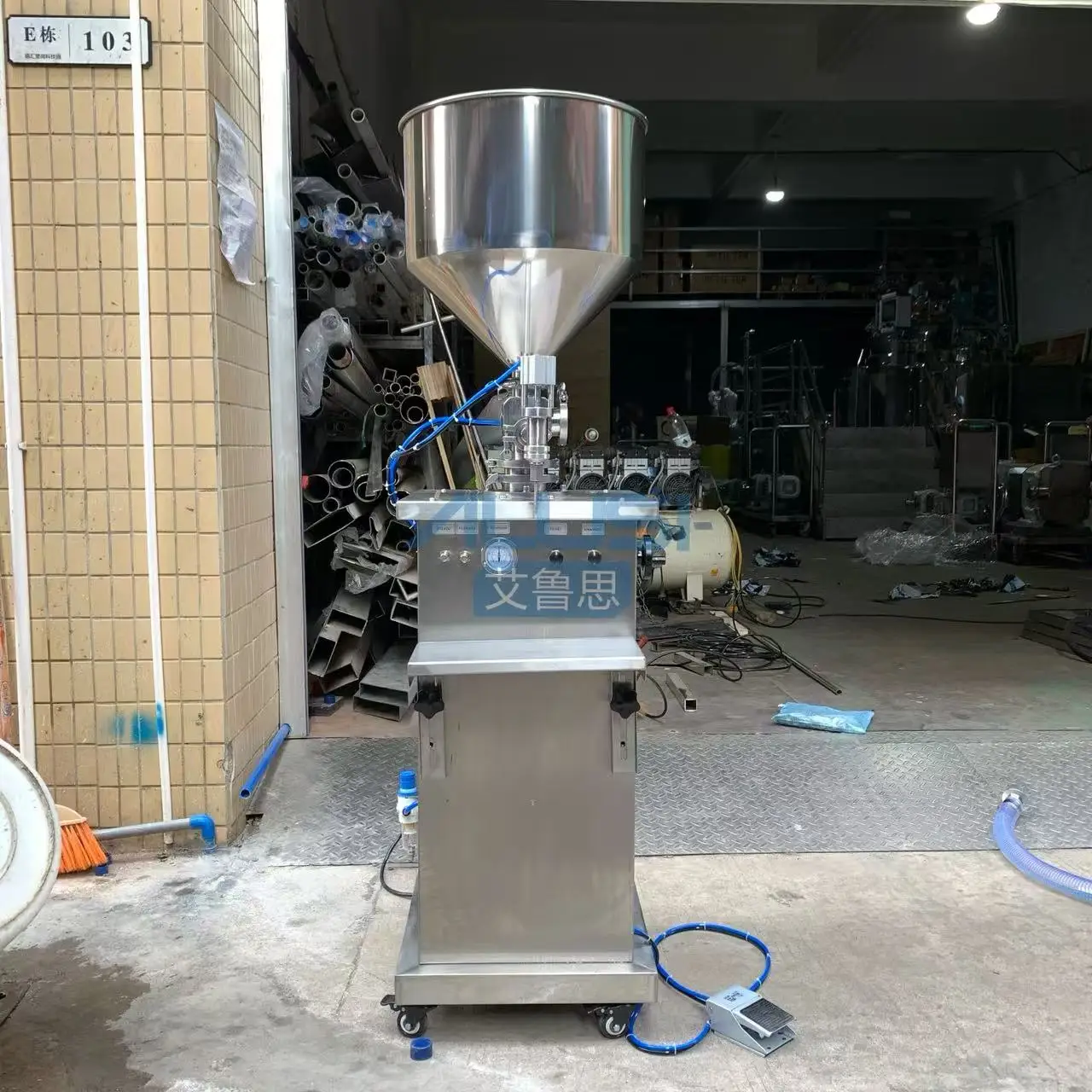 Vertical Paste Cosmetic Cream Sauce Jam Honey Butter Ointment Shampoo Liquid Water Bottle Syringe Filler Dosing Filling Machine