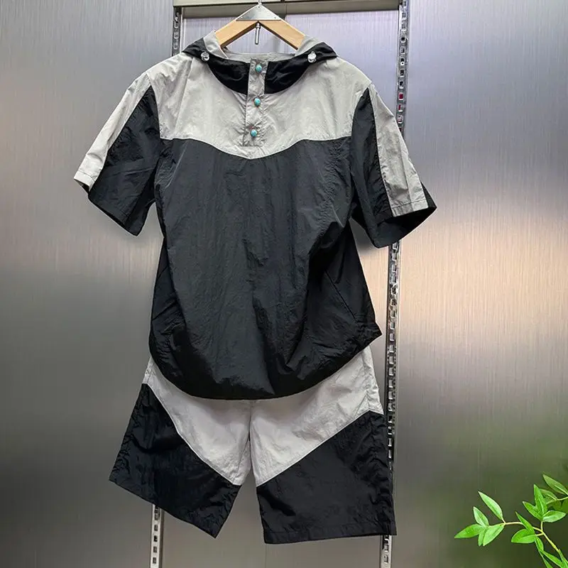 

Summer 2025 Men's Casual Sportswear Set ort Sve T-irt And orts Color Blo Faionable Two-Piece Suit for Youth